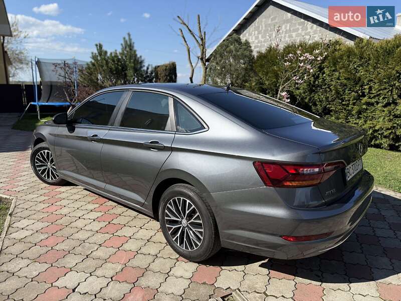 Седан Volkswagen Jetta 2019 в Стрые
