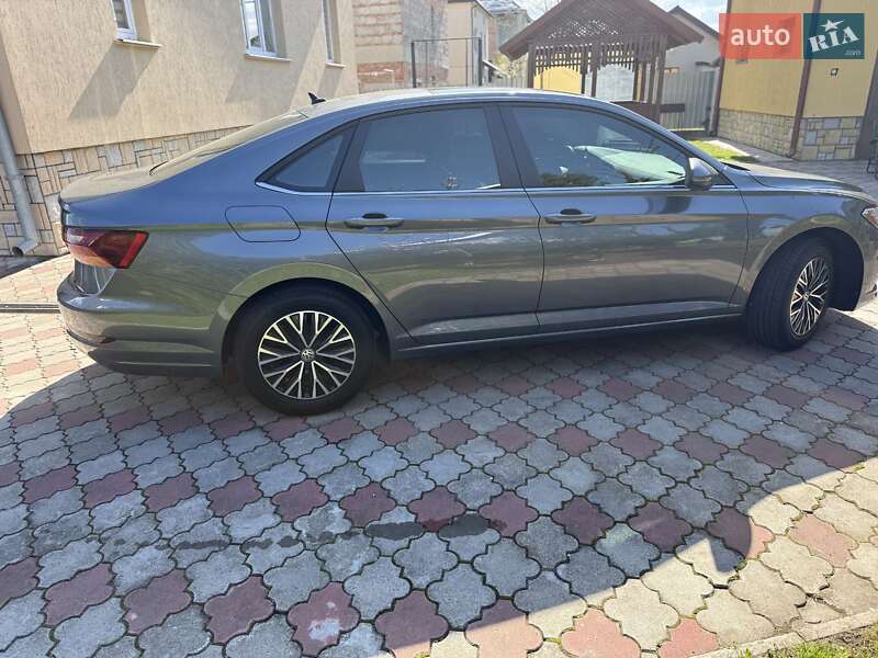 Седан Volkswagen Jetta 2019 в Стрые