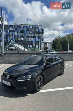 Седан Volkswagen Jetta 2013 в Харькове