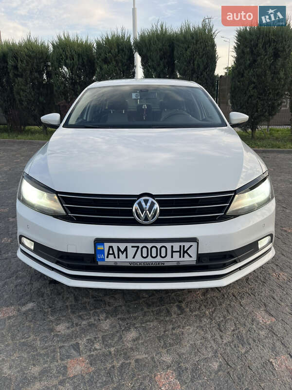 Седан Volkswagen Jetta 2016 в Житомире