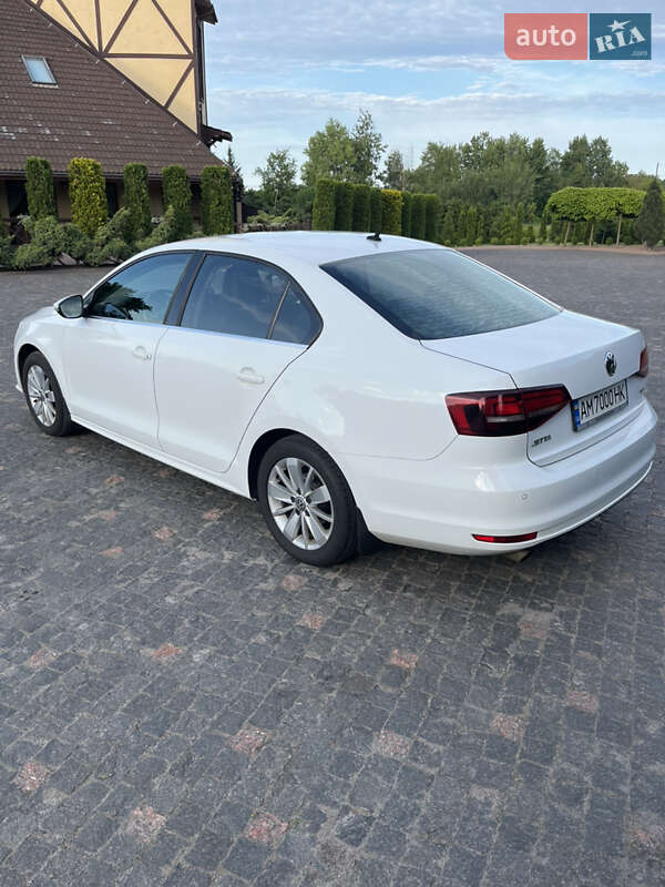 Седан Volkswagen Jetta 2016 в Житомире