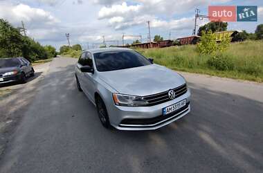 Седан Volkswagen Jetta 2015 в 