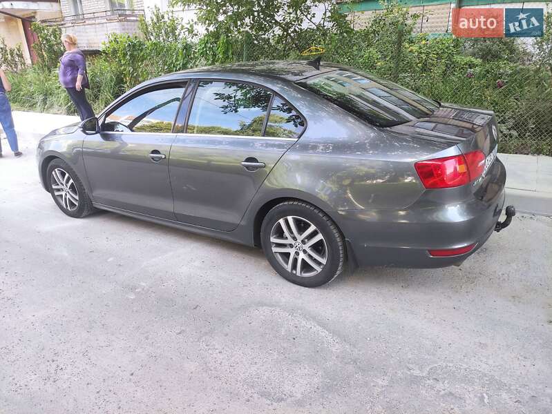 Седан Volkswagen Jetta 2012 в Львове