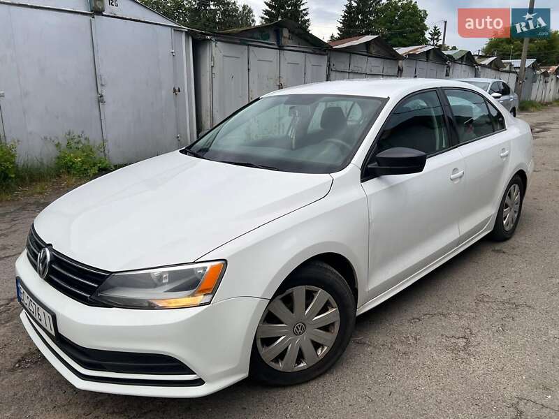 Седан Volkswagen Jetta 2016 в 