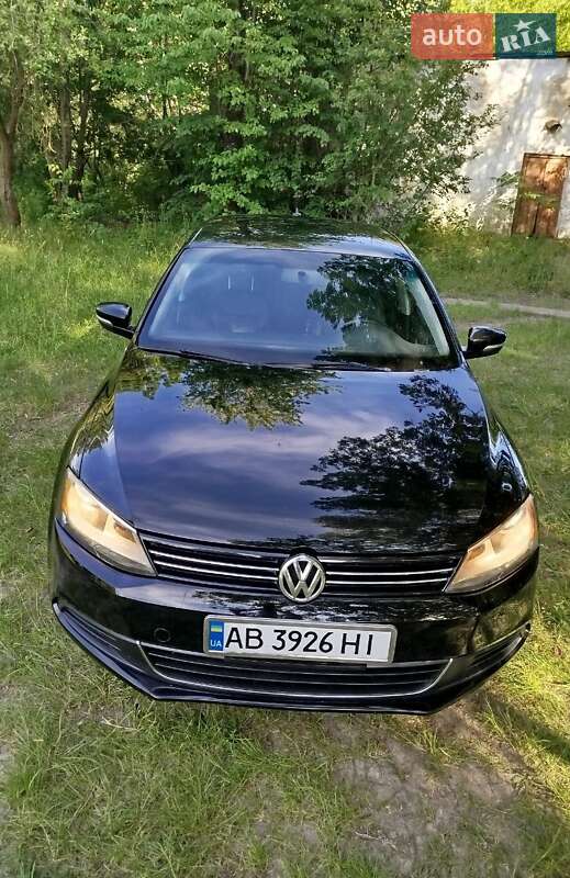 Седан Volkswagen Jetta 2013 в Мурованых Куриловцах