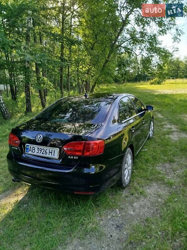 Седан Volkswagen Jetta 2013 в Мурованых Куриловцах