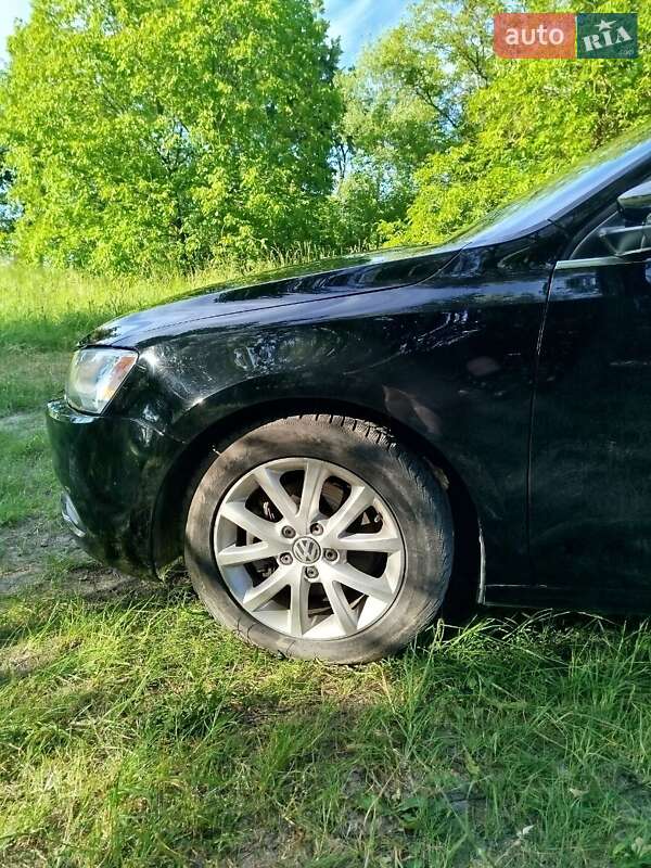 Седан Volkswagen Jetta 2013 в Мурованых Куриловцах