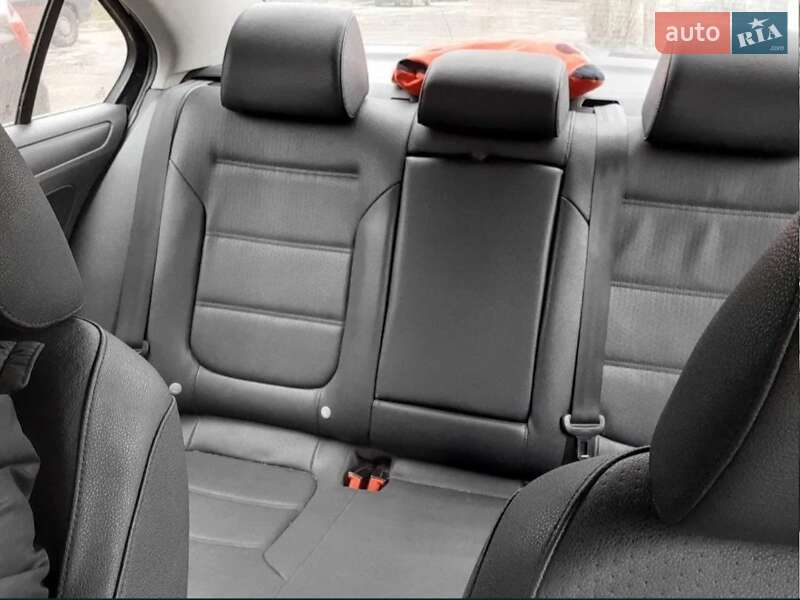 Седан Volkswagen Jetta 2011 в Кременчуці фото 6 Седан Volkswagen Jetta 2011 в Кременчуці
