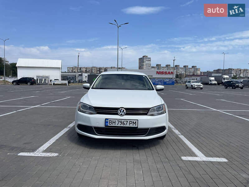 Седан Volkswagen Jetta 2014 в 
