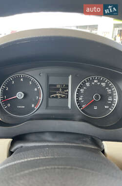 Седан Volkswagen Jetta 2014 в 