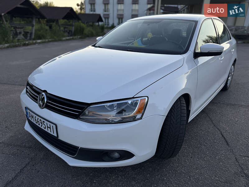 Седан Volkswagen Jetta 2012 в Житомире