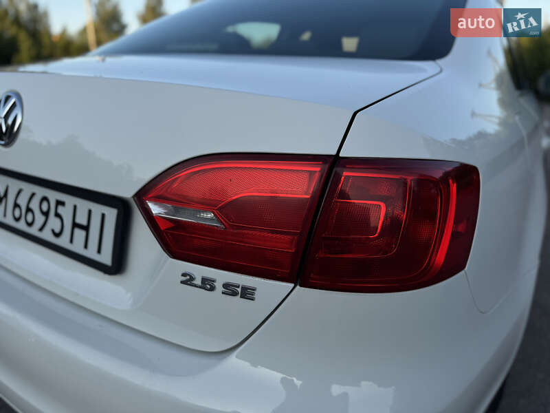 Седан Volkswagen Jetta 2012 в Житомире