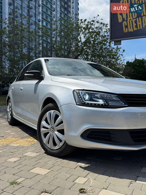 Седан Volkswagen Jetta 2012 в 