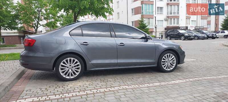 Седан Volkswagen Jetta 2014 в Івано-Франківську