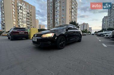 Седан Volkswagen Jetta 2013 в Киеве