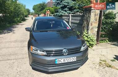 Седан Volkswagen Jetta 2015 в Львове