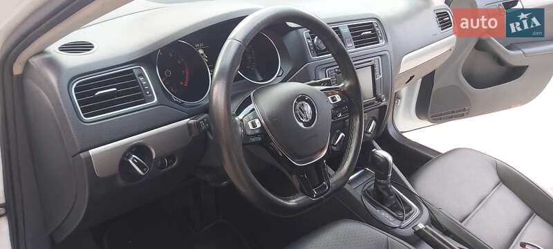 Седан Volkswagen Jetta 2016 в Києві