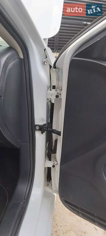 Седан Volkswagen Jetta 2016 в Києві