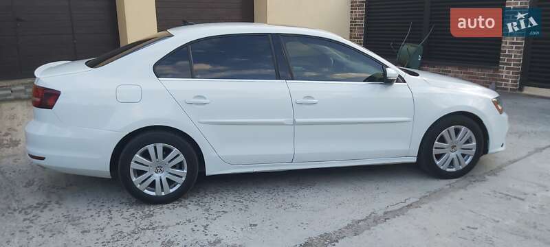 Седан Volkswagen Jetta 2016 в Києві