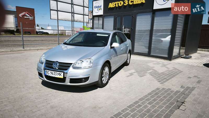 Седан Volkswagen Jetta 2009 в Львове