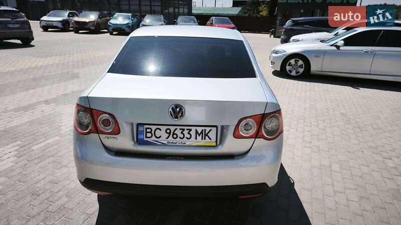 Седан Volkswagen Jetta 2009 в Львове