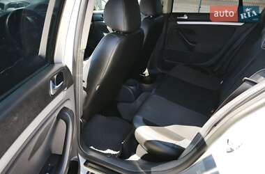 Седан Volkswagen Jetta 2009 в 
