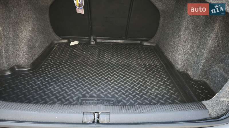 Седан Volkswagen Jetta 2009 в Львове