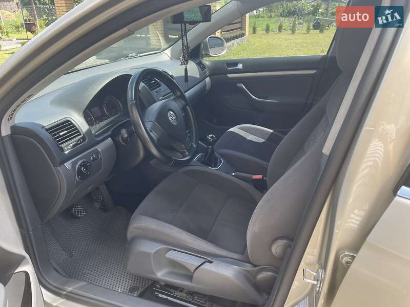 Седан Volkswagen Jetta 2007 в Рокитному