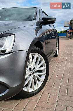 Седан Volkswagen Jetta 2012 в Полтаві