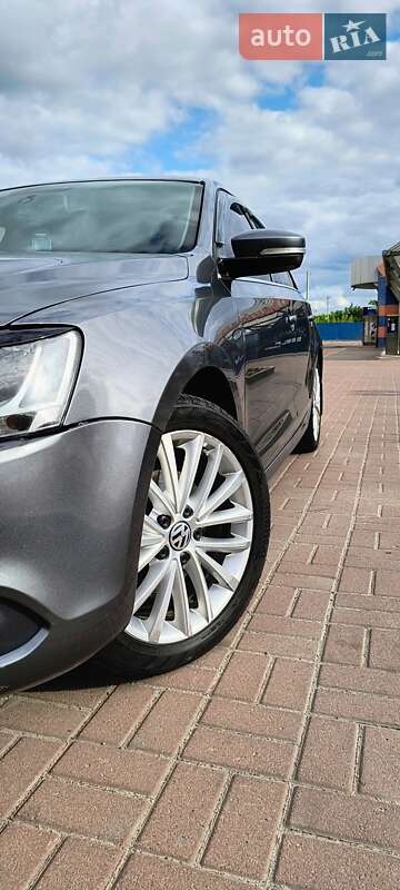 Седан Volkswagen Jetta 2012 в Полтаві