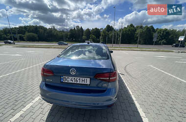 Седан Volkswagen Jetta 2016 в 