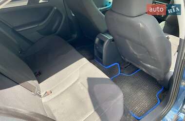 Седан Volkswagen Jetta 2014 в 