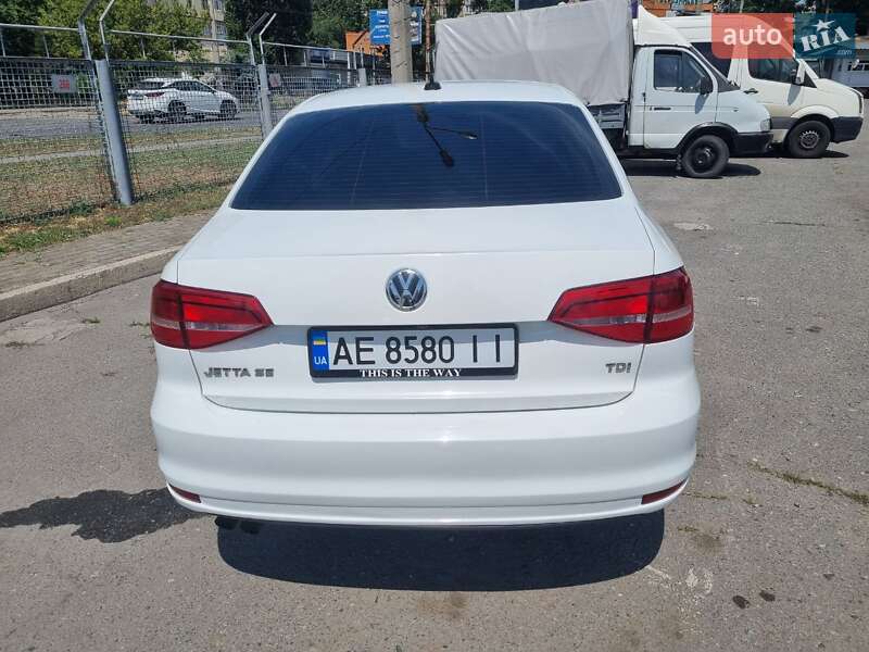 Седан Volkswagen Jetta 2015 в Дніпрі
