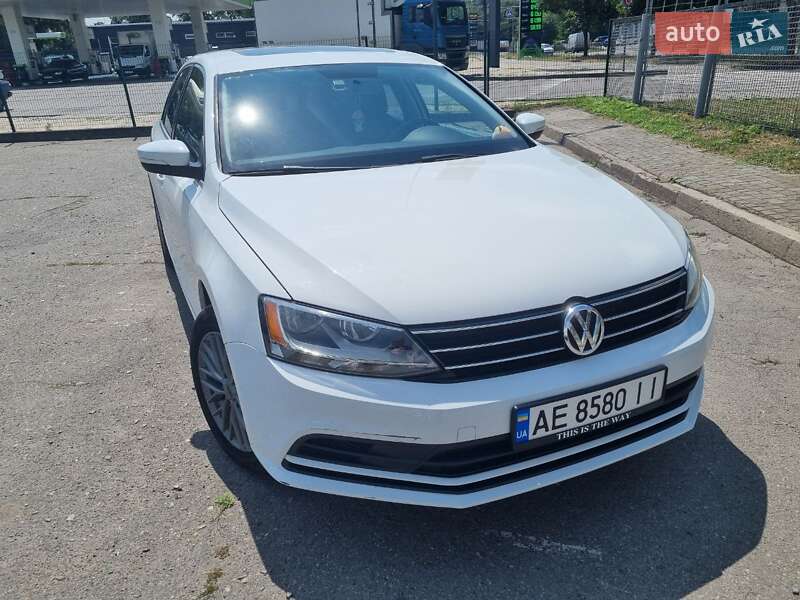 Седан Volkswagen Jetta 2015 в Дніпрі