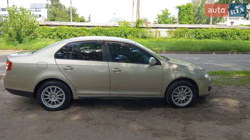 Седан Volkswagen Jetta 2007 в Києві
