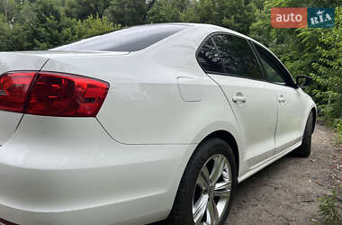 Седан Volkswagen Jetta 2012 в 