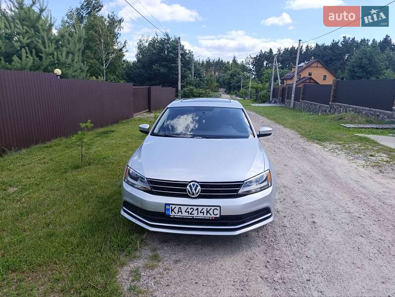 Седан Volkswagen Jetta 2016 в Киеве