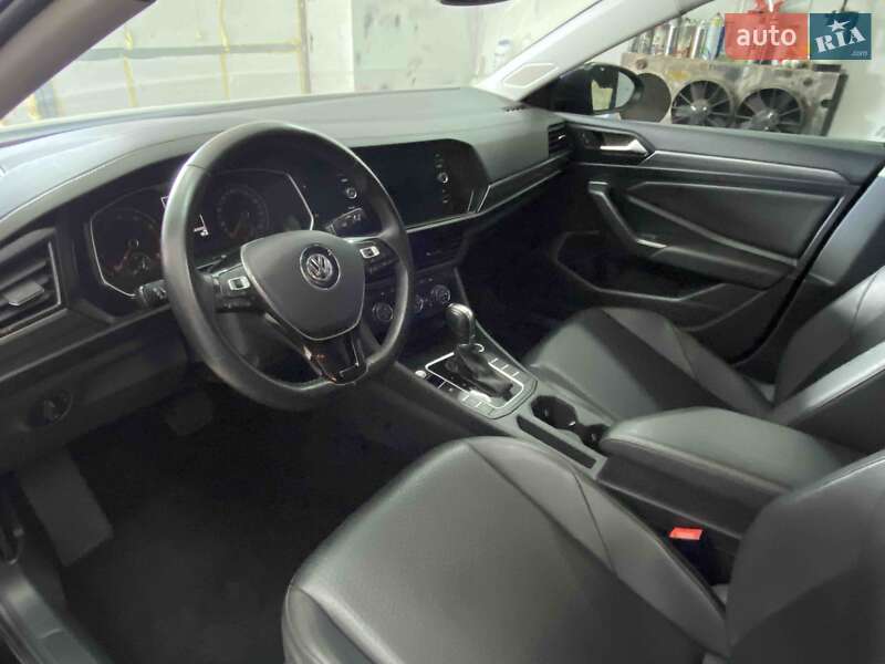 Седан Volkswagen Jetta 2019 в Львове