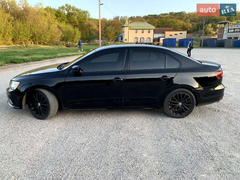 Седан Volkswagen Jetta 2015 в Дніпрі