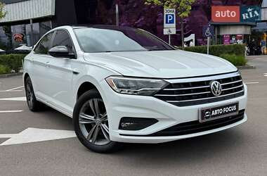 Седан Volkswagen Jetta 2018 в Киеве
