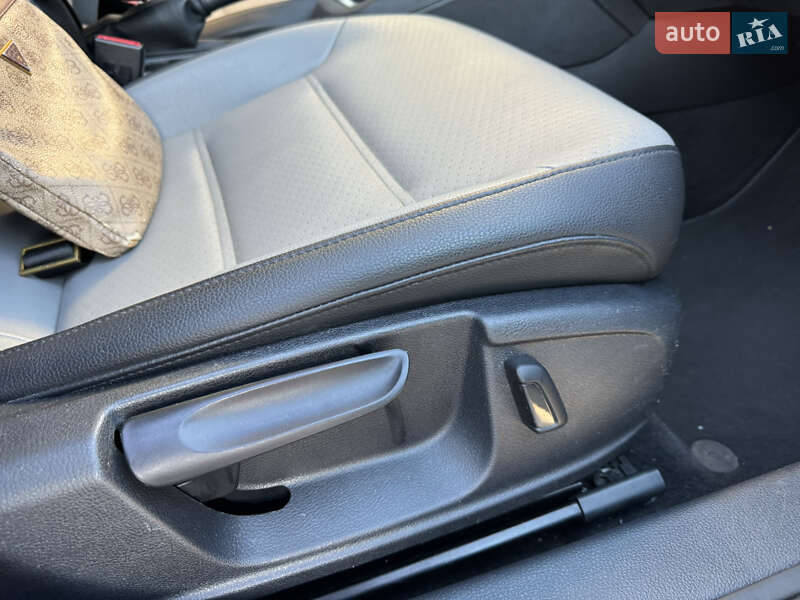 Седан Volkswagen Jetta 2013 в Києві