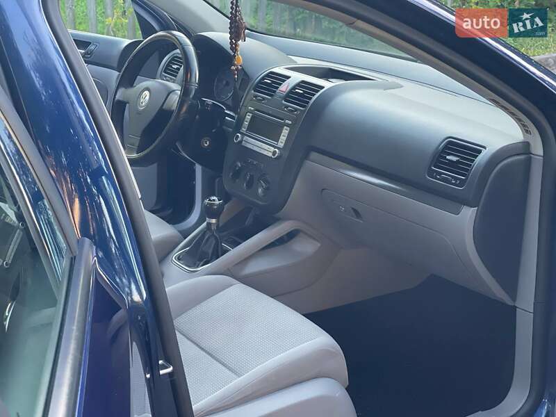 Седан Volkswagen Jetta 2008 в Ровно