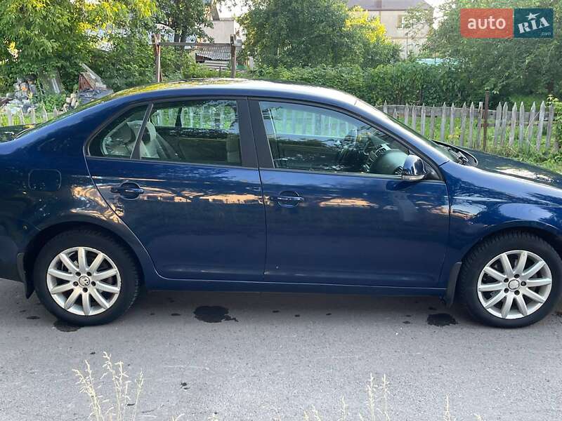 Седан Volkswagen Jetta 2008 в Ровно