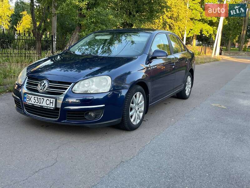Седан Volkswagen Jetta 2008 в Ровно