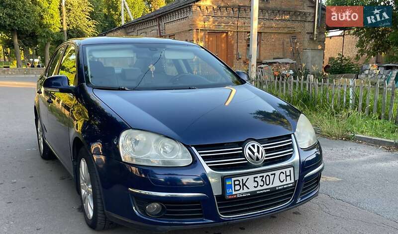 Седан Volkswagen Jetta 2008 в Ровно