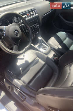 Седан Volkswagen Jetta 2013 в 
