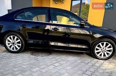 Седан Volkswagen Jetta 2011 в Львові