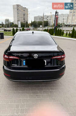 Седан Volkswagen Jetta 2018 в 