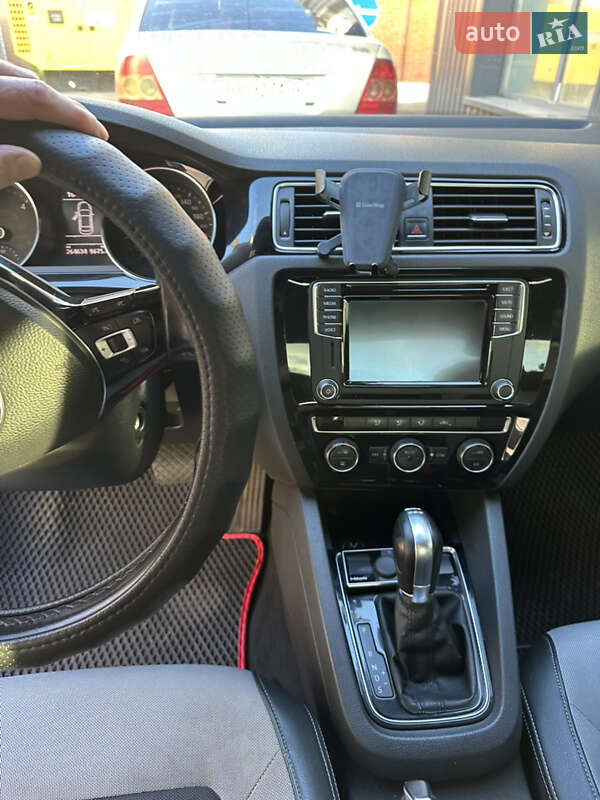 Седан Volkswagen Jetta 2016 в Одесі