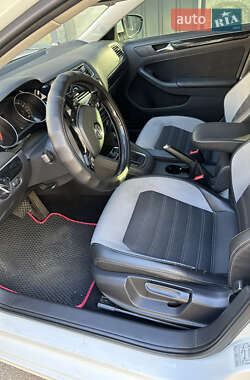 Седан Volkswagen Jetta 2016 в Одесі
